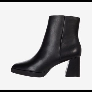 Chinese Laundry Dodger black booties